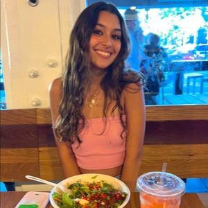 Meet your Posher, Julia